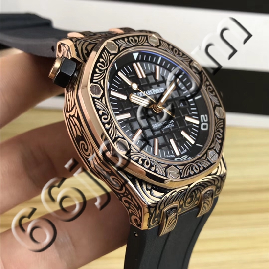 オーデマピゲ時計背面デザイン